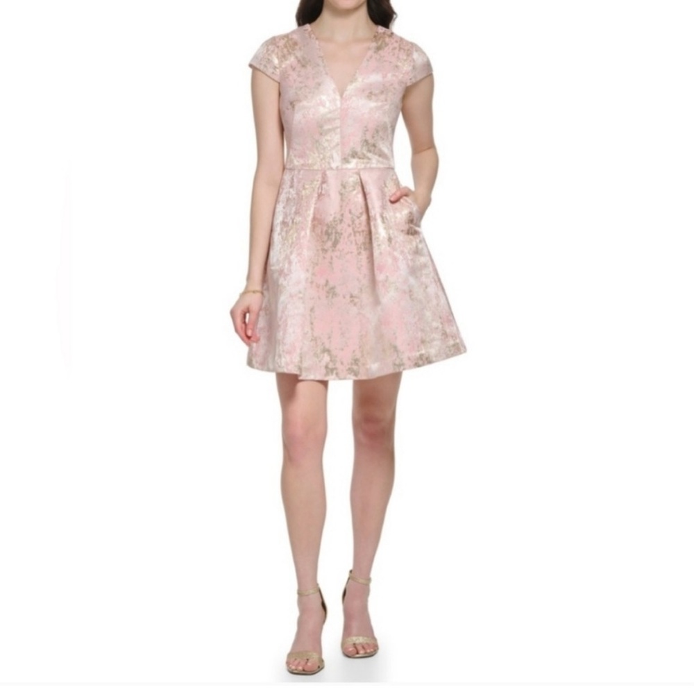 Vince Camuto NWT Jacquard Cap Sleeve V-Neck Fit and Flare Size 14